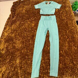 Seafoam Green GymShark Workout Set in Size Medium